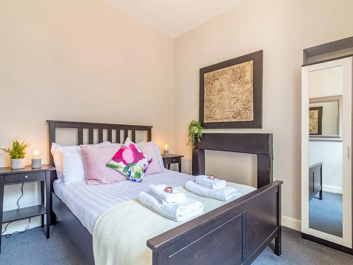 Pass The Keys Spacious And Homely Flat On The Royal Mile EDI Apartmán