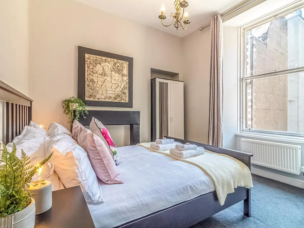 Pass The Keys Spacious And Homely Flat On The Royal Mile EDI Velká Británie